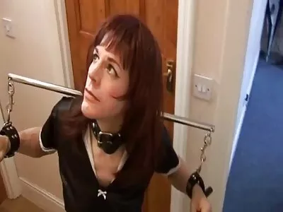 لاتينا موقع هنتاي مترجم تسرق أموال أخيها ، واللعنة هي عقابها
