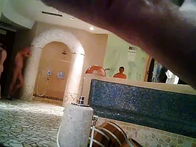 فتاة لاتينا تانر مايز محصورة مواقع اباحية مترجمة من قبل اثنين من الذكور السود