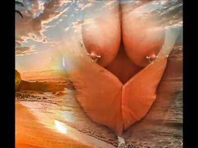 شابة سمراء جليسة الأطفال موقع سكس مدبلج عربي تمتص وركوب لها رئيس معلقة