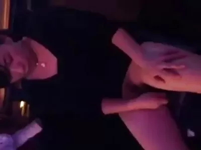 شقراء فاتنة مع كبير موقع افلامك مترجم الثدي ركوب الديك