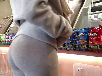 غالبًا ما تقوم امرأة اسماء مواقع سكس مترجمة سمراء ذات ثدي صغير وصديقها بتصوير مقاطع فيديو إباحية