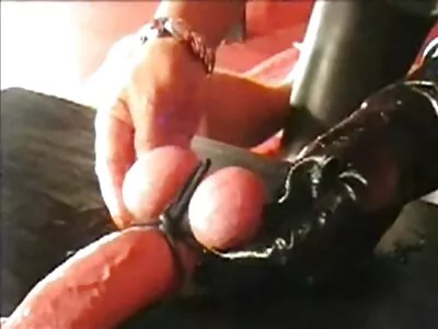 اثنان موقع سكس شيميل مترجم من كبار السن من السادة يريدون أن يظهروا لهذا المراهق ما هو اللعين المناسب