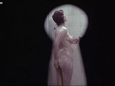 يقوم الرجل اكبر موقع سكس مترجم بتدليك ليليث لافي ويحولها ببطء إلى علاقة جنسية