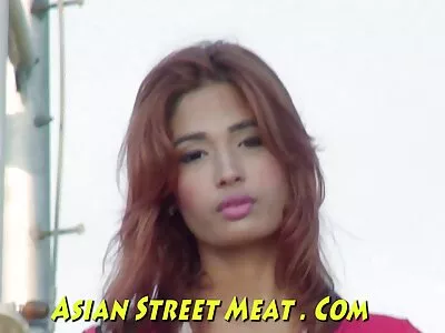 امرأة سمراء نحيفة وصديقها BF يمارسان الحب بحنان في غرفة موقع سكس مترجم جديد المعيشة