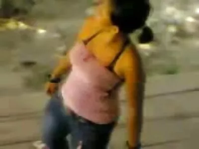 كدمة موشومة تعطي sexpot جميع مواقع السكس المترجمه صغير من الصعب dicking كانت تستحقها