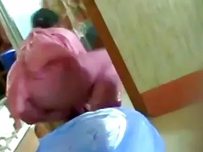 تتمتع طراز كوغار سکس اجنبی مترجم الطبيعي بالديك القاسي لزوجها