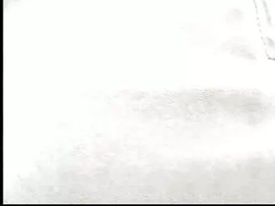 رجل متحمس يدرب بشغف صديقته الجذابة على السرير