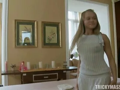 على الرغم من أن لديها إطارًا صغيرًا ، يمكنها أن اشهر مواقع السكس المترجمه تأخذ بعض الديك