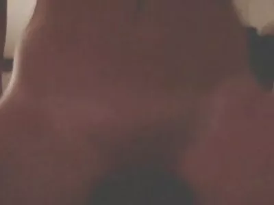 الشعر الداكن مع الجسم المتعرج يريد فلم سکس مترجم بعض الحب الساخن