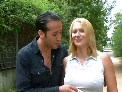 تقفز العاهرات على الأريكة لعق الحلمات اشهر مواقع السكس المترجمه ويمارس الجنس مع بعضهن البعض